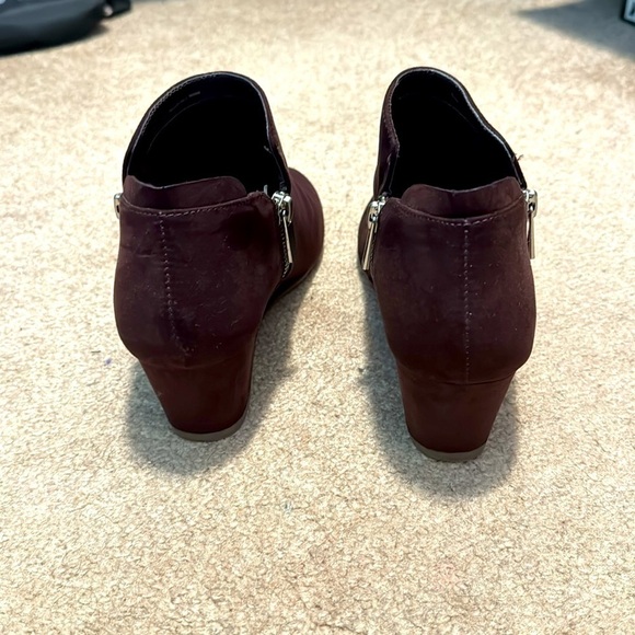 DV8 dolce vita breezy wedge bootie in burgundy size 7.5 - Picture 4 of 7